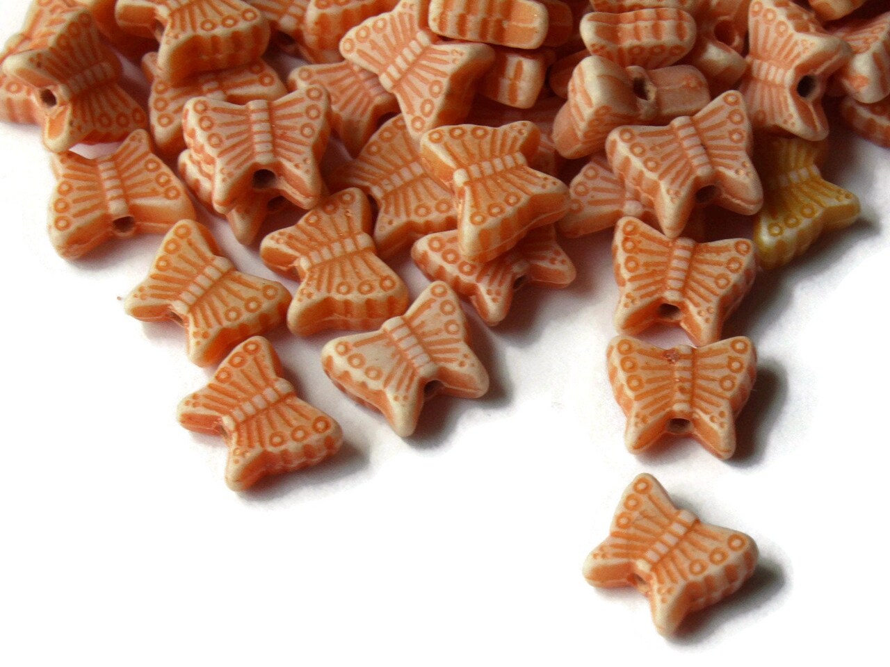 100 8mm Orange Butterfly Beads Small Plastic Butterflies Moth Beads Acrylic Miniature Animal Beads